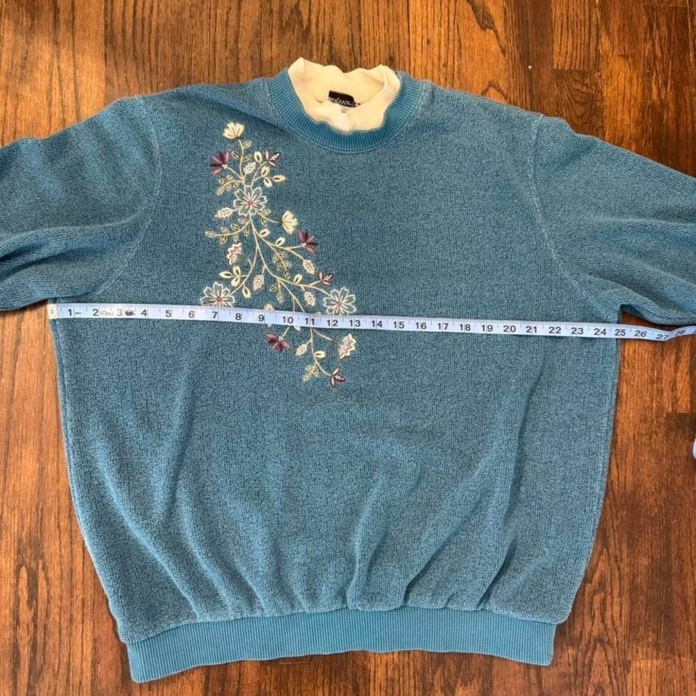 Bon Worth Blue Crewneck with Purple Embroidered Flower Sweater Size XL Vintage - Picture 6 of 8